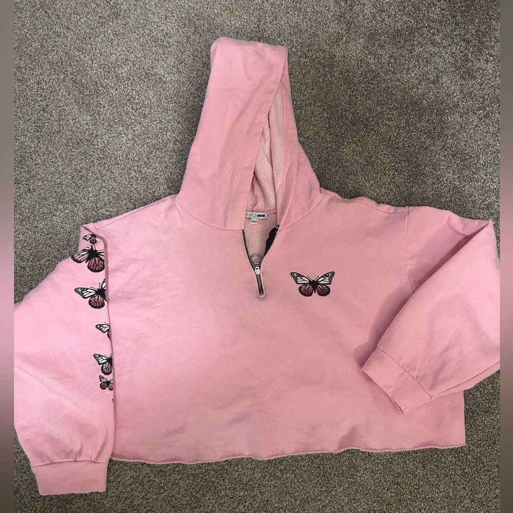 🦋FASHION NOVA CROP HOODIE🌸